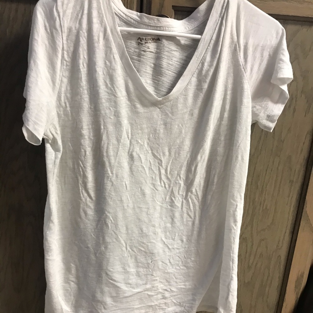 Arizona Jean Co. White V-Neck Top
